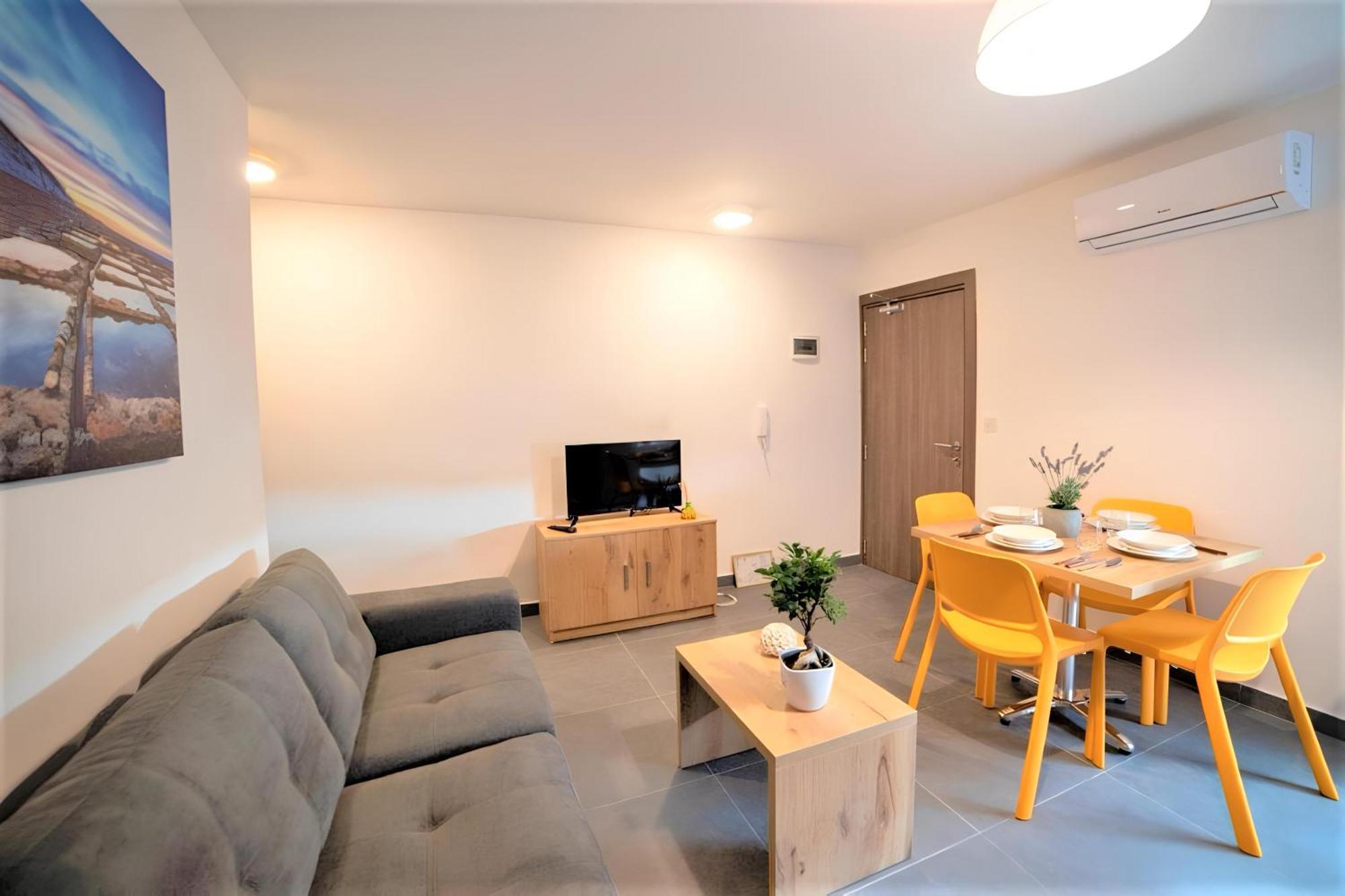 Elise Apartments グジラ エクステリア 写真