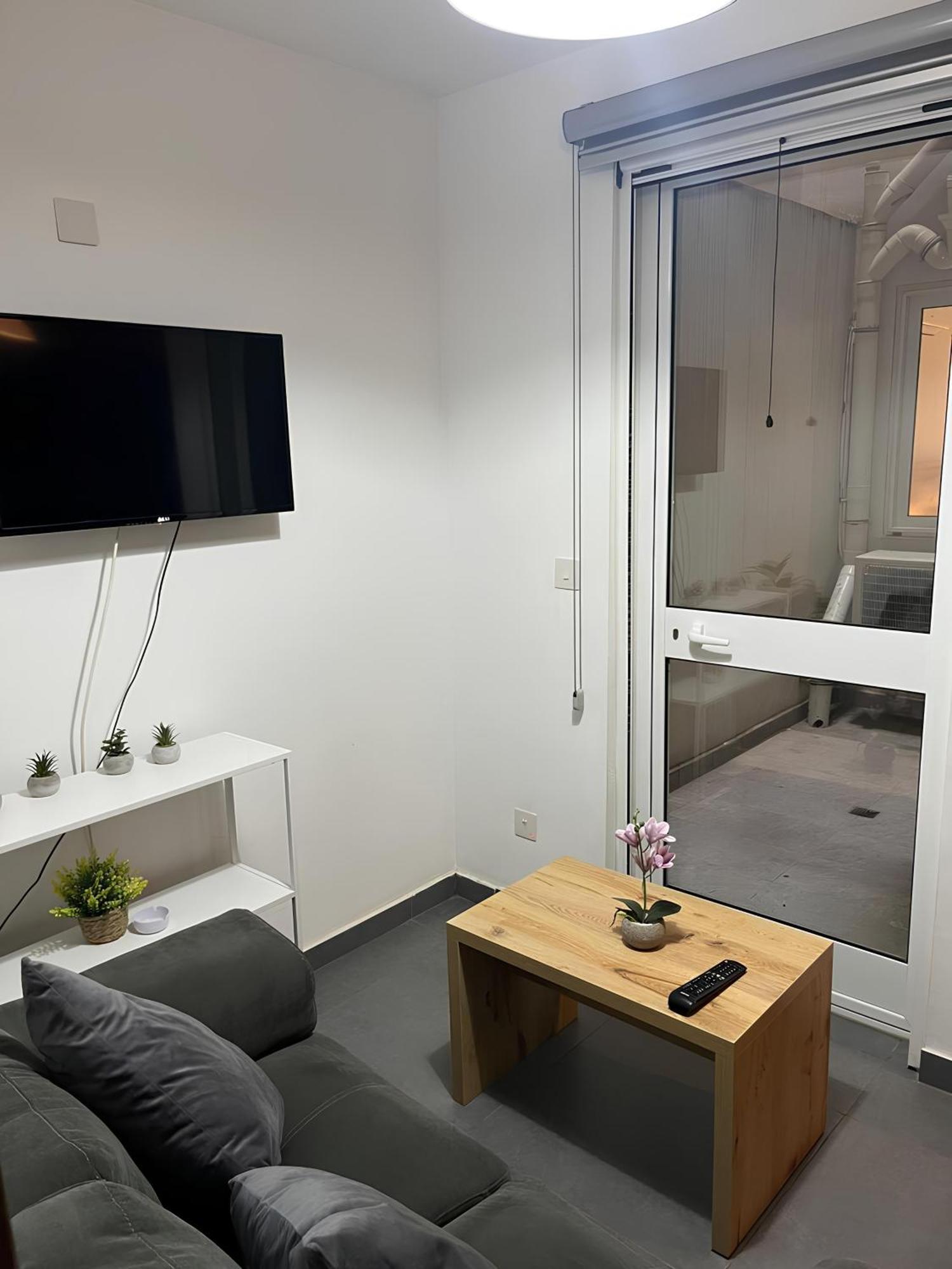 Elise Apartments グジラ 部屋 写真